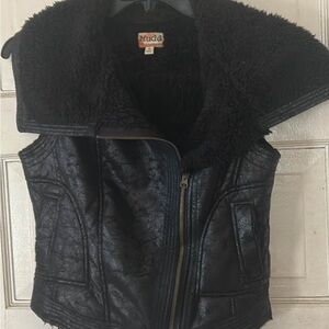 Mudd Black Fleece Vest